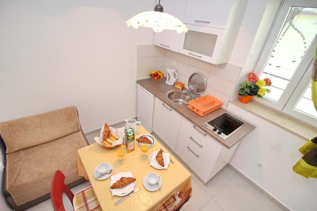 Apartments Paolo Okuklje Екстер'єр фото